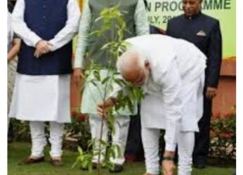 PM MODI ने की ‘एक पेड़ माँ के नाम’ अभियान की शुरुआत