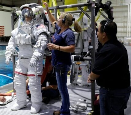 सुनीता विलियम्स ने तीसरी बार अंतरिक्ष के लिए भरी उड़ान