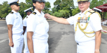 Sub-Lieutenant Anamika B Rajeev ने ‘पहली महिला नौसेना हेलीकॉप्टर पायलट’ के रूप में प्राप्त की स्नातक की उपाधि