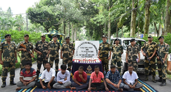 BSF और DRI ने सीमा पर पकड़ा 6.86 करोड़ का सोना, सात तस्करों को किया गिरफ्तार