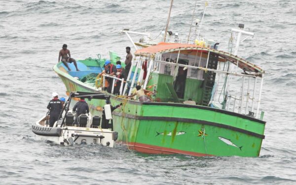 ICG ने फंसे भारतीय मछुआरे की नाव का किया बचाव , 11 लोग थे सवार