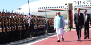 PM MODI रूस की दो दिवसीय यात्रा पर मॉस्को पहुंचे, गार्ड ऑफ ऑनर से हुआ स्वागत