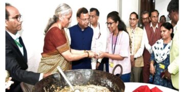 केंद्रीय बजट 2024 से पहले सीतारमण की मौजूदगी में हलवा सेरेमनी का आयोजन