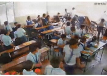 गुजरात में एक स्कूल कक्षा की दीवार गिरने से एक छात्र हुआ घायल