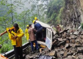 Kedarnath Dham Yatra 2024 : पैदल मार्ग पर हादसा, मलबे में दबे कई यात्री, तीन शव निकाले गये