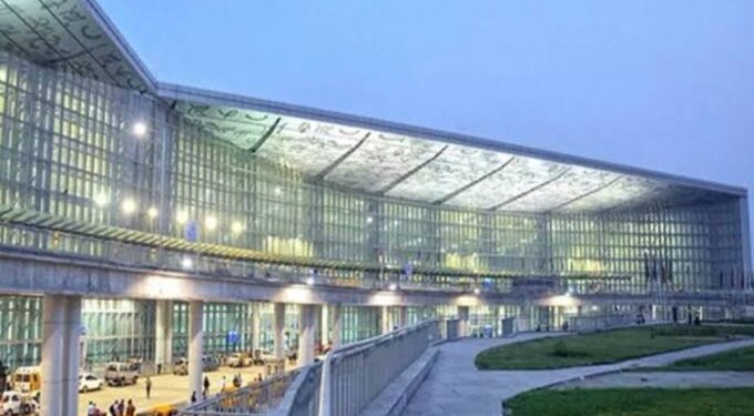 KOLKATA AIRPORT ने यात्रियों से अपडेट के लिए संबंधित एयरलाइंस से संपर्क करने की दी सलाह