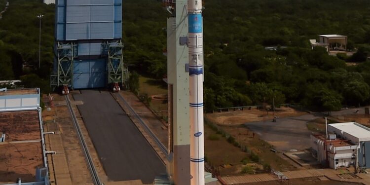 प्रधानमंत्री मोदी ने एसएसएलवी-डी3 के सफल प्रक्षेपण के लिए इसरो को दी बधाई