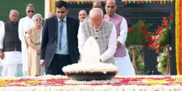 PM MODI ने पूर्व प्रधानमंत्री श्री अटल बिहारी वाजपेयी को उनकी पुण्य तिथि पर की श्रद्धांजलि अर्पित