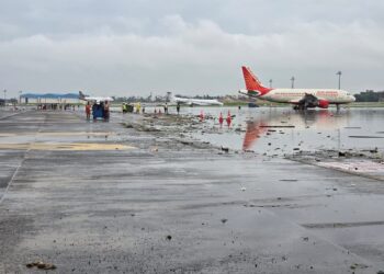 भारी बार‍िश के बावजूद KOLKATA AIRPORT से उड़ान सेवाएं है सामान्‍य रूप से जारी