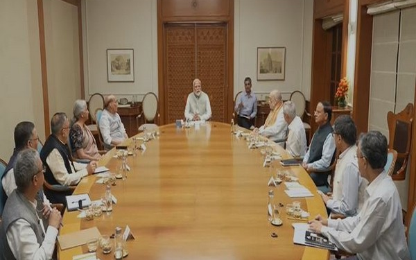 PM MODI ने बांग्लादेश को लेकर की उच्चस्तरीय बैठक, हसीना से मिलने के बाद बैठक में शामिल हुए डोभाल