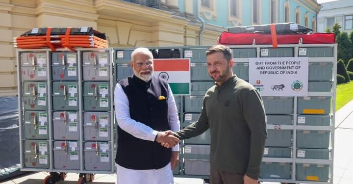 PM MODI ने यूक्रेन को सौंपे चिकित्सा सहायता के BHISHM क्यूब , ज़ेलेंस्की को दिया भारत आने का न्‍यौता