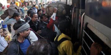 Reservation Coaches में Waiting List वाले टिकटों की सुविधा की जाएगी बंद : रेल मंत्री