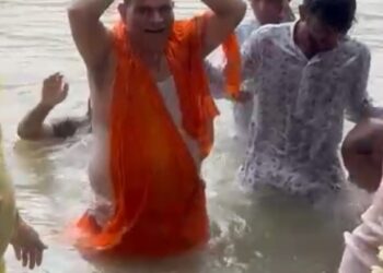 श्री श्री सत्यनारायण भगवान की जलझूलनी शोभायात्रा निकली