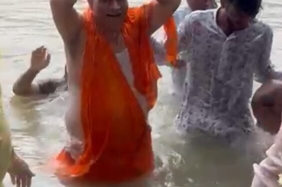 श्री श्री सत्यनारायण भगवान की जलझूलनी शोभायात्रा निकली