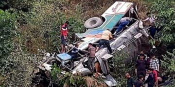 अल्मोड़ा में खाई में गिरी बस,  22 लोगों की हुई मौत, कई घायल