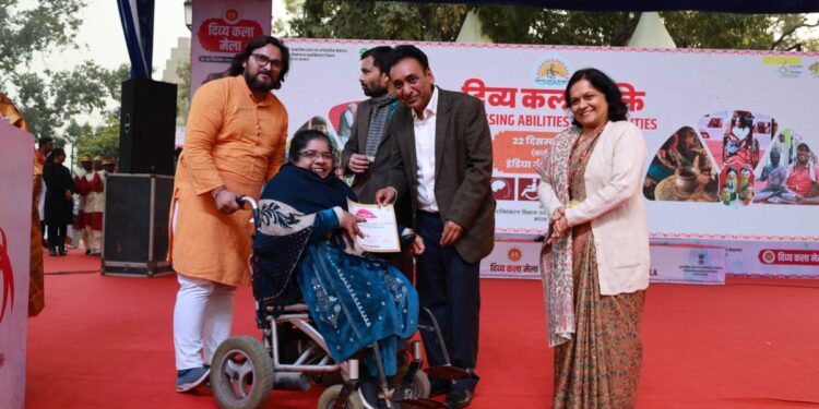 दिव्यांगजनों का 22वां दिव्य कला मेला इंडिया गेट में 3.5 करोड़ रुपये से ज्यादा की रिकॉर्ड बिक्री के साथ हुआ संपन्न