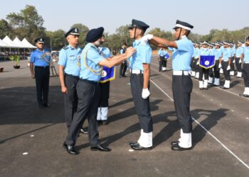 वायु सेना अकादमी में आयाज‍ित हुई संयुक्त स्नातक परेड, 204 कैडेट ने प्राप्त की स्नातक की उपाधि