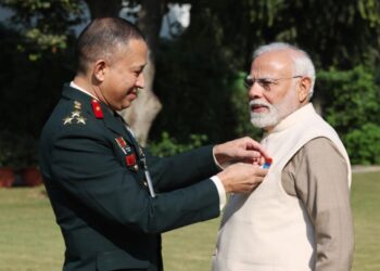 Armed Forces Flag Day हमारे साहसी सैनिकों की वीरता, दृढ़ संकल्प और बलिदान को सलाम करने के बारे में है : PM MODI