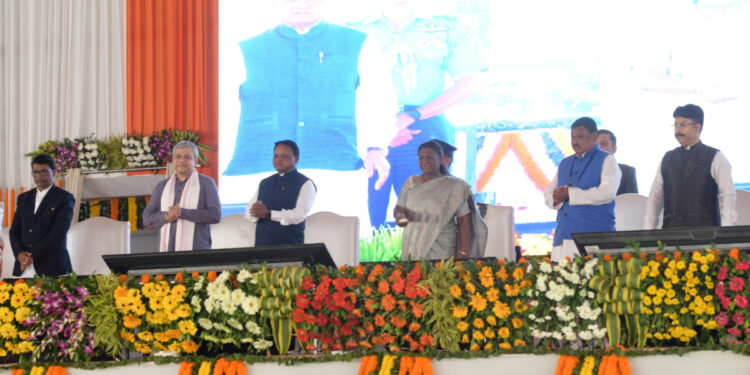 राष्ट्रपति द्रौपदी मुर्मू ने रायरंगपुर में विभिन्न विकास परियोजनाओं की रखी नींव