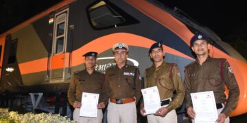 रेल भवन में एक व्यक्ति का जीवन बचाने के लिए आरपीएसएफ के बहादुरों को किया गया सम्मानित