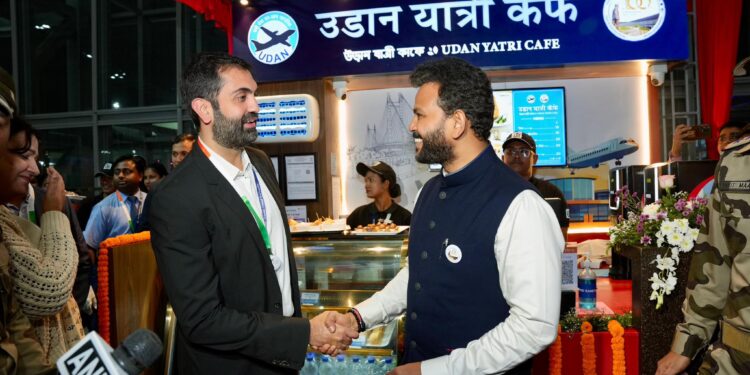 अब कोलकाता एयरपोर्ट पर यात्र‍ियों को म‍िलेगी 10 रूपये में चाय और 10 रूपये में पानी की बाेतल