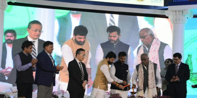 नागरिक उड्डयन मंत्री ने कोलकाता हवाई अड्डे के शताब्दी समारोह का किया उद्घाटन, कहा- जल्द ही हवाई अड्डे से प्रतिदिन 100 उड़ानें संचालित होंगी