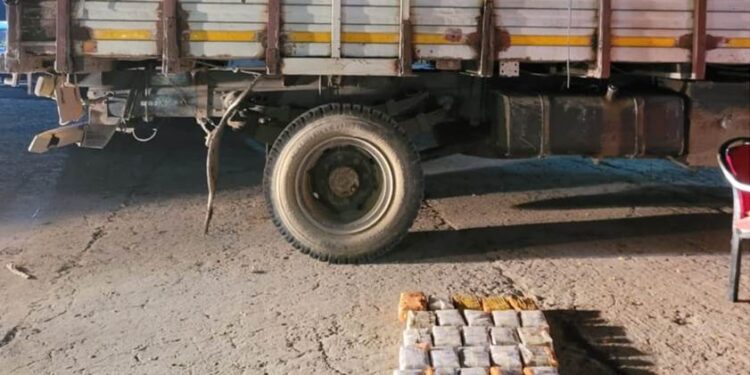 राजस्व खुफिया निदेशालय ने 32 करोड़ रुपए मूल्य की 32 किलोग्राम मेथमफेटामाइन गोलियां कीं जब्त , तीन गिरफ्तार