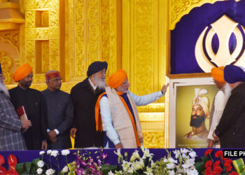 श्री गुरु गोबिंद सिंह जी प्रकाश उत्सव : उनके विचार हमें प्रगतिशील, समृद्ध और करुणामय समाज के निर्माण के लिए प्रेरित करते हैं : पीएम मोदी