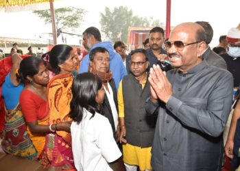 राज्यपाल बोस ने अमर ग्राम पहल के तहत उत्तर 24 परगना जिले के बांकरा गांव का किया दौरा