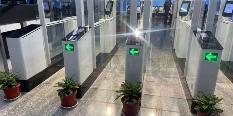 फास्ट-ट्रैक इमिग्रेशन अब कोलकाता एयरपोर्ट पर है उपलब्ध, ऐसे करें आवेदन 