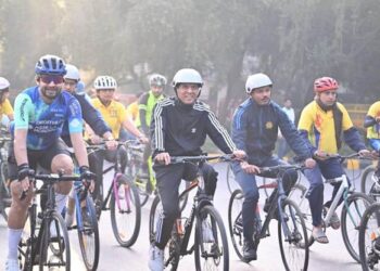 साइकिल चलाना व्यायाम का सबसे सरल रूप है जिसका व्यक्तिगत स्वास्थ्य और पर्यावरण दोनों पर पड़ता है गहरा प्रभाव  : मांडविया