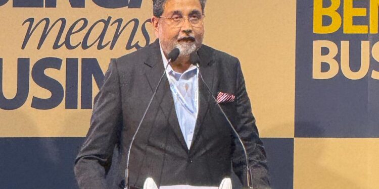 अंबुजा नियोटिया ग्रुप अगले पांच वर्षों में पश्चिम बंगाल में ₹15,000 करोड़ से अधिक का करेगा निवेश