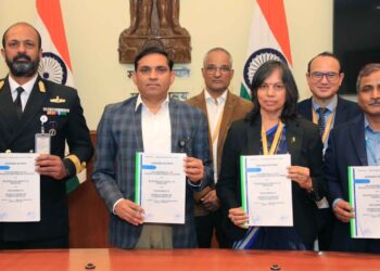 आत्मनिर्भर भारत : रक्षा मंत्रालय ने भारतीय नौसेना के इस्तेमाल हेतु 28 ईओएन-51 प्रणालियों के लिए भारत इलेक्ट्रॉनिक्स लिमिटेड के साथ किया 642 करोड़ रुपये का अनुबंध