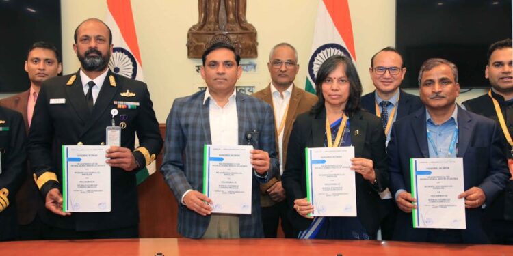 आत्मनिर्भर भारत : रक्षा मंत्रालय ने भारतीय नौसेना के इस्तेमाल हेतु 28 ईओएन-51 प्रणालियों के लिए भारत इलेक्ट्रॉनिक्स लिमिटेड के साथ किया 642 करोड़ रुपये का अनुबंध