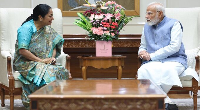 दिल्ली की मुख्यमंत्री रेखा गुप्‍ता ने प्रधानमंत्री नरेंद्र मोदी से की मुलाकात