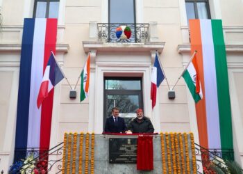 प्रधानमंत्री मोदी और फ्रांस के राष्ट्रपति ने मार्सिले में संयुक्त रूप से भारतीय महावाणिज्य दूतावास का किया उद्घाटन