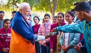छात्र रोबोट नहीं हैं, पढ़ाई समग्र विकास के लिए है, उन्हें अपने जुनून को तलाशने की स्वतंत्रता होनी चाहिए : प्रधानमंत्री