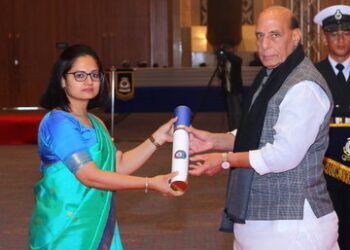 भारत मंडपम में रक्षा मंत्री राजनाथ सिंह ने आईसीजी के 32 जवानों को वीरता और सेवा पदक से किया सम्मानित