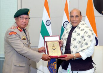 रॉयल भूटान आर्मी के चीफ ऑपरेशन्स ऑफिसर ने नई दिल्ली में रक्षा मंत्री से की भेंट