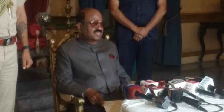 संघर्ष समाधान और मध्यस्थता के लिए शिक्षण समुदाय, परिसर के भीतर गैर-शिक्षण समुदाय और अभिभावकों को आना होगा एक साथ : राज्यपाल बोस