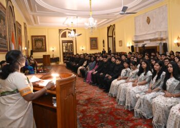 तकनीक है सिर्फ एक उपकरण मानवीय मूल्यों का विकल्प नहीं :  राष्ट्रपति