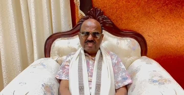 बंगाल में वक्‍फ ब‍िल के ख‍िलाफ ह‍िंसा : राज्‍यपाल की सीएम संग हुई कांफिडेंशियल बैठक, सीएम ने कड़ी कार्रवाई का द‍िलाया भरोसा