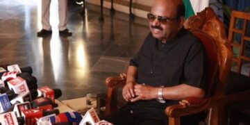 कल राज्‍यपाल पहुंचेंगे मुर्शिदाबाद और देखेंगे वर्तमान स्‍थ‍िती, राजभवन वहां की स्थिति को नियंत्रण में लाने के लिए राज्य और केंद्र के साथ मिलकर करेगा काम