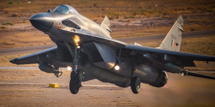 भारतीय वायु सेना ने संयुक्त अरब अमीरात में बहुराष्ट्रीय अभ्यास डेजर्ट फ्लैग-10 में लिया भाग