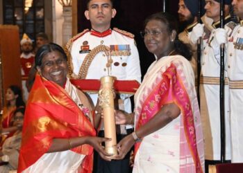 राष्ट्रपति ने आज राष्ट्रपति भवन में आयोजित नागरिक अलंकरण समारोह-I में वर्ष 2025 के लिये 4 पद्म विभूषण, 10 पद्म भूषण और 57 पद्म श्री पुरस्कार किए प्रदान