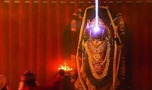 अभिजीत मुहूर्त पर श्री रामलला के ललाट पर हुआ सूर्य तिलक
