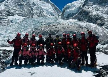 NCC के अभियान दल ने माउंट एवरेस्ट की चोटी पर सफलतापूर्वक की चढ़ाई