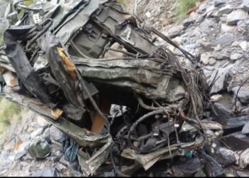 जम्मू-कश्मीर के रामबन में 700 फीट गहरी खाई में गिरा सेना का वाहन; 3 जवानों की हुई मौत 