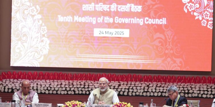 हमें ऐसे कानून और नीतियां बनानी चाहिए, जिससे महिलाएं सम्मान के साथ कार्यबल में हो सकें शामिल  : प्रधानमंत्री