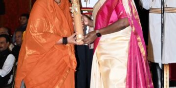 Padma Awards 2025 : राष्ट्रपति मुर्मू ने 71 हस्तियों को पद्म पुरस्कार से किया सम्मानित